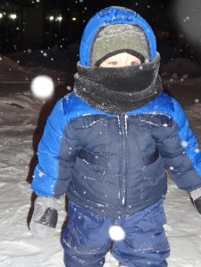 ככה יעשה לילד שההורים שלו גררו אותו למינסוטה בחורף