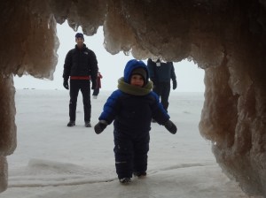 טוק טוק טוק, מי שם גר? יטי, ממותה, ...