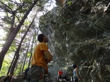 טיול טיפוס לאתר Rumney